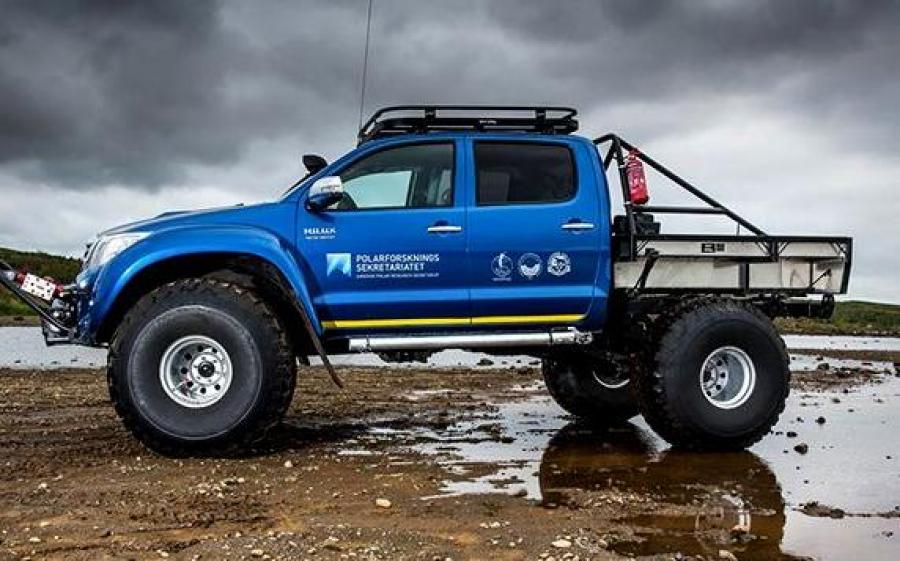 Toyota Hilux AT44 Magic-DML Expedition by Arctic Trucks '2016